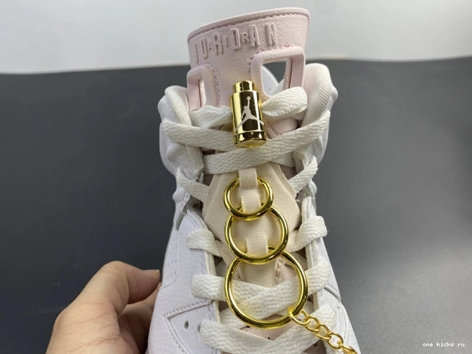 Chep Onekick Jordan (W) 6 Air Retro Gold DH9696-100 Hoops 0709